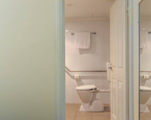 Port-douglas-disabled-rooms-(12)